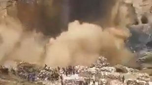 Thumbnail for 6827722