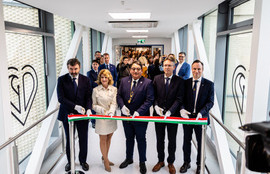 Thumbnail for 6828382