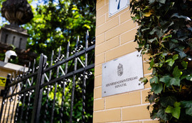 Thumbnail for 6828637