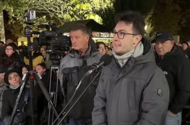 Thumbnail for 6831338