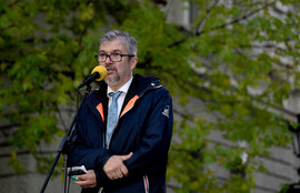 Thumbnail for 6832109