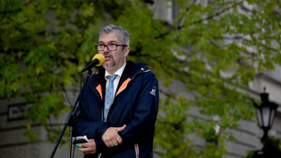 Thumbnail for 6832109