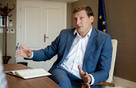 Thumbnail for 6832749