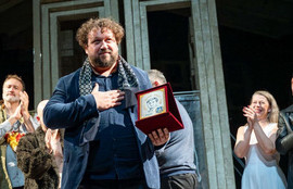 Thumbnail for 6834415