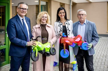 Thumbnail for 6834430