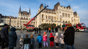 Thumbnail for 6835759