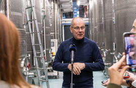 Thumbnail for 6838075