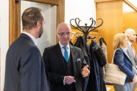 Thumbnail for 6841973