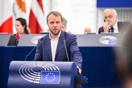 Thumbnail for 6853126