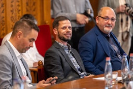 Thumbnail for 6871187