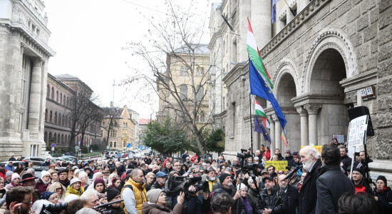 Thumbnail for 6947171