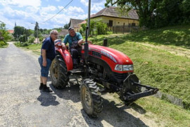 Thumbnail for 7000870