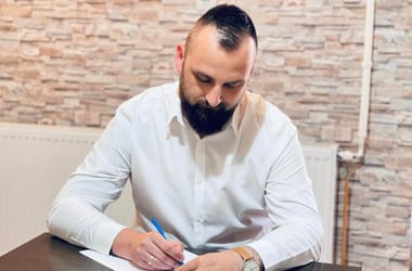 Thumbnail for 7002575