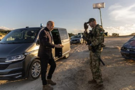 Thumbnail for 7023352