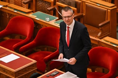 Thumbnail for 7040387