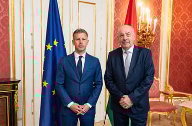 Thumbnail for 7040978