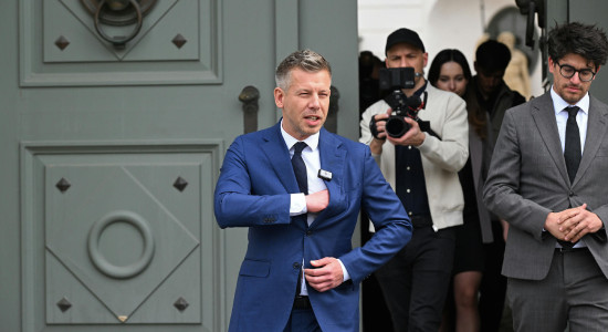 Thumbnail for 7045610