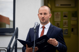 Thumbnail for 7048405